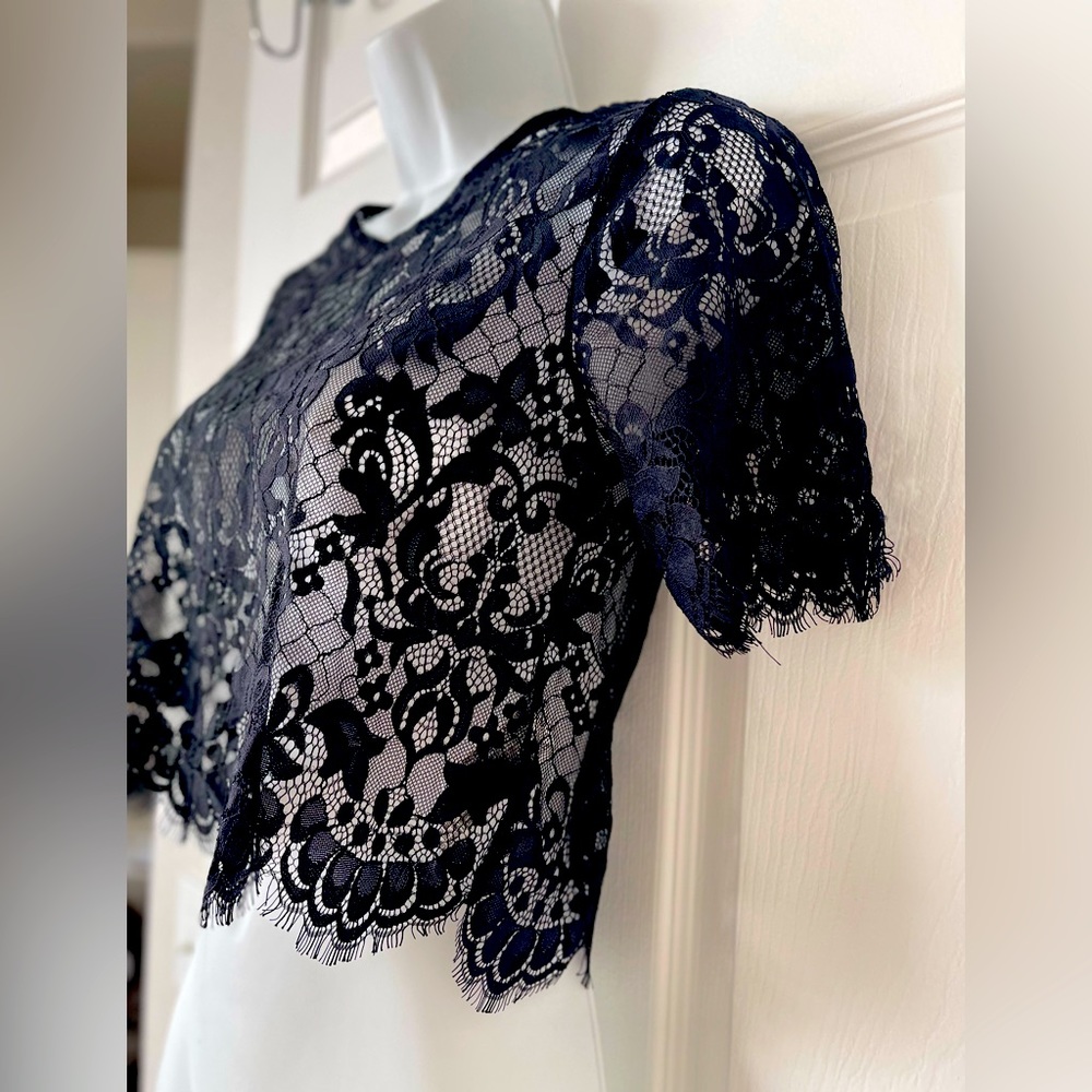 💕NWT💕 Forever 21 junior women black lace crop top. Size S - Picture 3 of 5